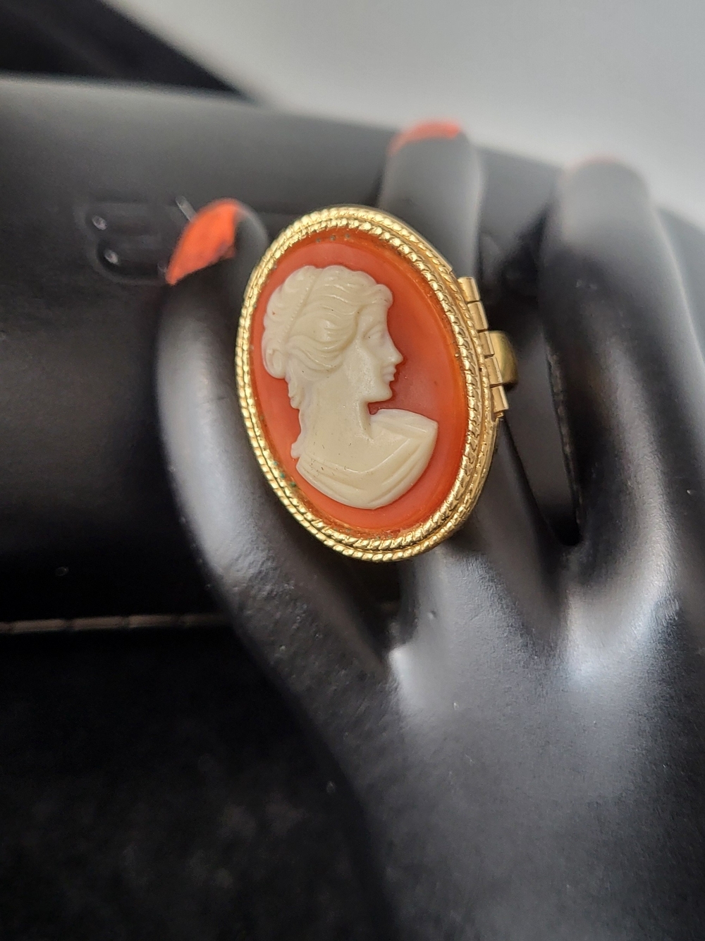 Vintage Avon Goldtone Cameo Ring Adjustable